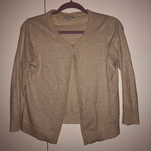 Cream/oatmeal colored gap cardigan Medium